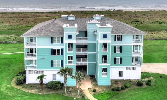 Galveston Condo | Mermaid Cove -Beach Front - Top Floor -Newly Renovated