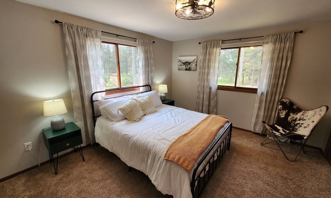 Minocqua House | Mermaid House on Blue Lake- paddle boards, kayaks, and pontoon available