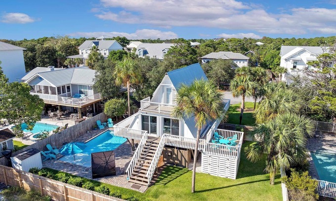 Gulfview Heights House | Mermaid’s Retreat - Heated Private Pool, Walk to Beach, Complimentary Bikes!