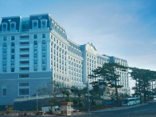 Phuong 10 Hotel | MerPerle Dalat Hotel