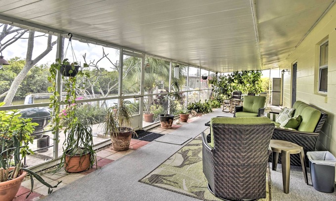 Merritt Island Cottage | Merritt Island Home w/Boat Dock on Canal Front!
