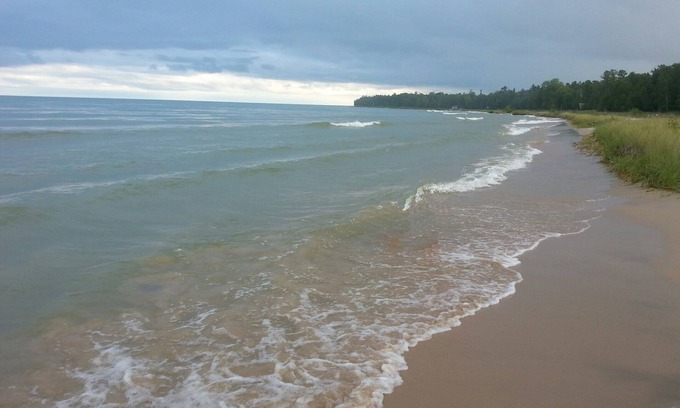 Sturgeon Bay Cottage | Merry Breeze 4 Cottage~Romantic Getaway With 212 Ft Of Sandy Lake Michigan Beach