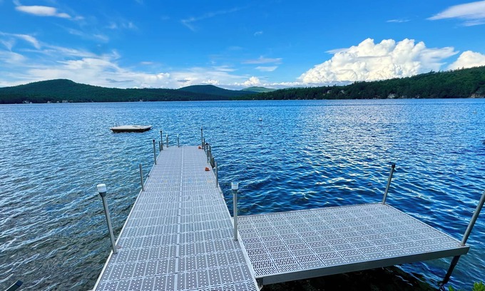 New Durham House | Merrymeeting Waterfront - Amazing Views, Dock, Kayaks, SUPs