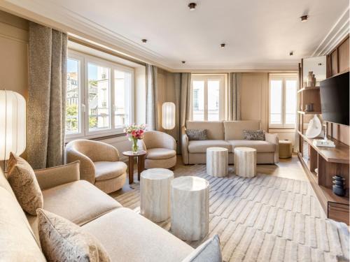 Grenelle Apartment | Merveil Luxury Suite - Eiffel Tower terrasse