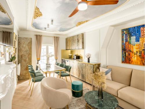 Quartier du Faubourg-Montmartre Apartment | Merveil - Luxury Suite - Opera - Rougemont II