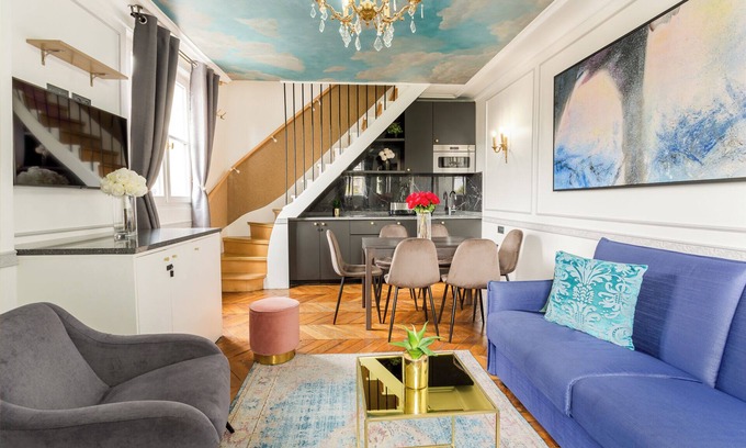 Madeleine Apartment | Merveil Luxury Suite Royale II - Saint Honore view