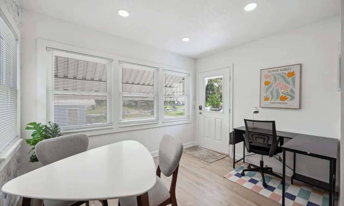 Lakeland House | Message us for Discounts! Pet & Budget Friendly