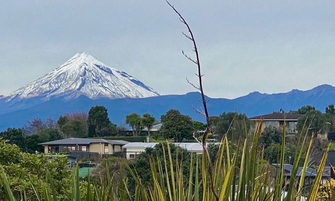 Oakura House | MESSENGER MAGIC A CLASSIC KIWI BACH