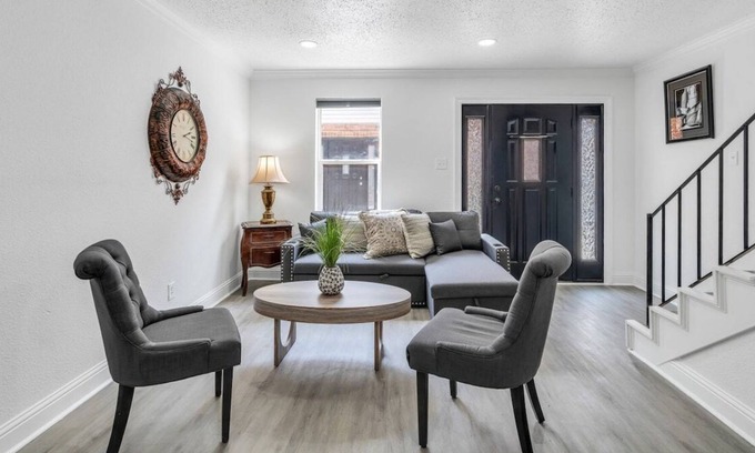 Metairie Apartment | Metairie Suburban Serenity