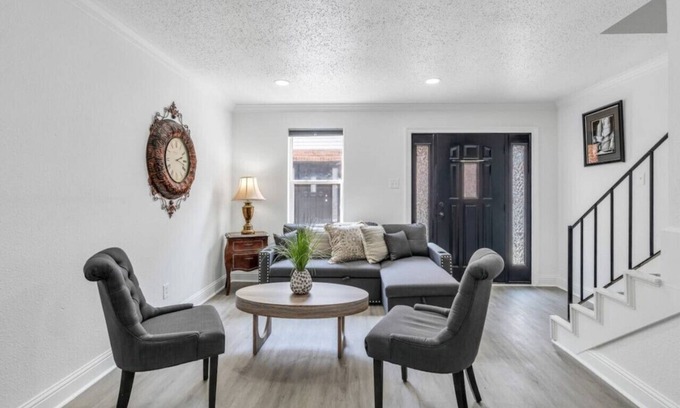 Metairie Apartment | Metairie Suburban Serenity