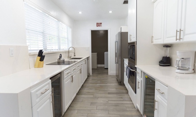 Miramar House | Metaverse Manor Near Hardrock Stadium