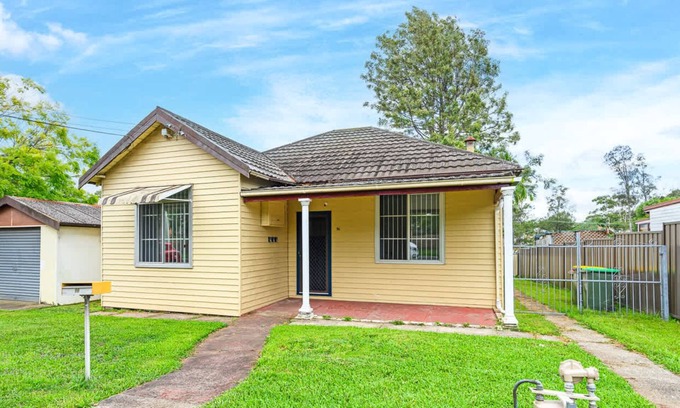 Parramatta Condo | Metawise Cozy & Modern Bedroom in Shared Living Space with Free Parking