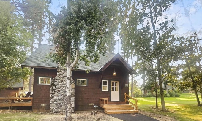 Camp Sherman Cabin | Metolius River Resort Cabin 12 - Luxurious cabin on the Metolius River w/