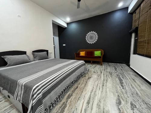 Greater Noida House | Metro Connected Homestay with Parkview