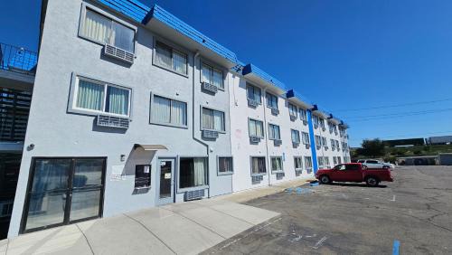 Stockton Hotel | MetroParc 'nSuites