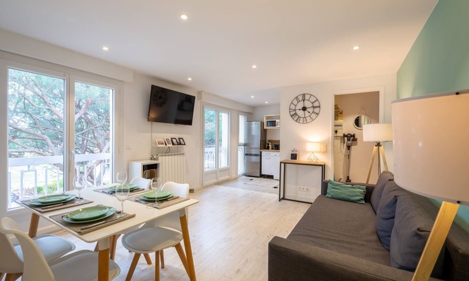 Frejus Plage Apartment | Meublé 2* ★WIFI ★ Clim★Parking privé ★à 2 pas des plages