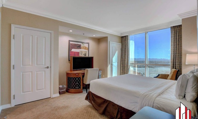 Las Vegas Condo | MGM Signature-03-608 1Br 2Ba Balcony Jacuzzi Suite