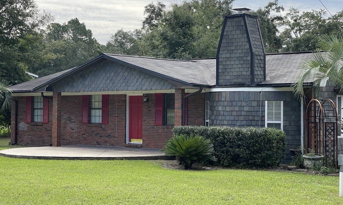 Lake City House | Mi Casa Es Tu Casa - "The Gateway to Florida" a Charming Accommodation for 8