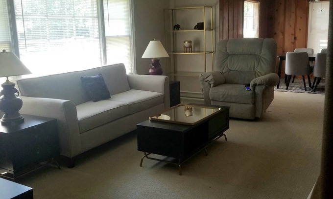 High Point House | Mi Casa, Su Casa