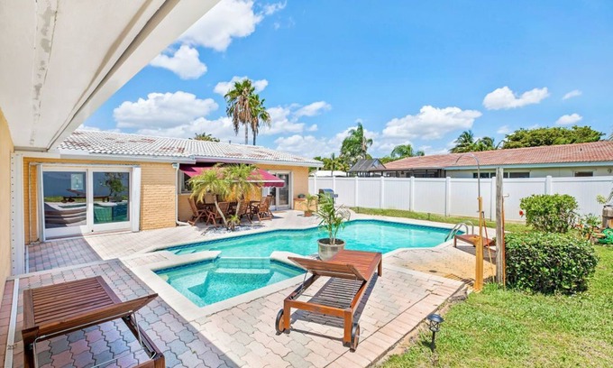 Coral Ridge Isles House | "MIA Retreat"! 4BR 2300Sqft in Ft Lauderdale