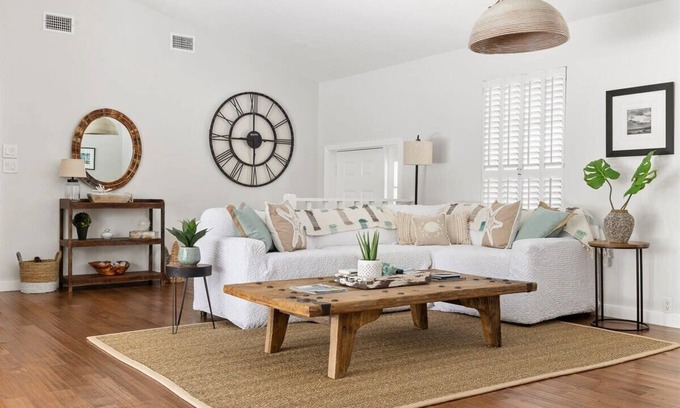 Bright Water House | Mia`s Beach Escape- Stunning 3/2 Home with Pool