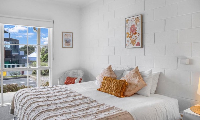 Geelong Apartment | Mibnb Geelong CBD