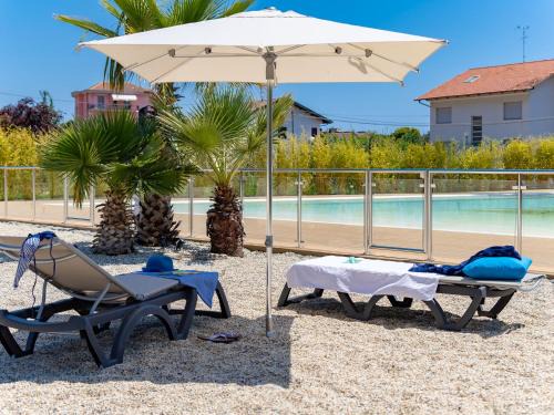 Borghetto Santo Spirito Apartment | Michelangelo with swimming pool and terrace