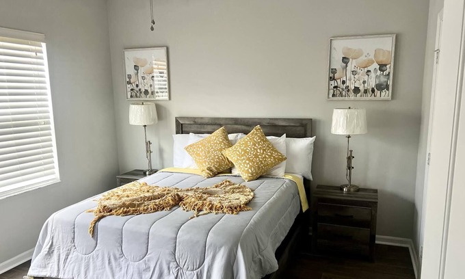 Ocoee Apartment | Mickey and Pluto's Disney Hideaway