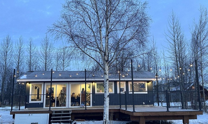 Wasilla Resort | Micro-Resort- 7 Lakefront Cottages & Event Space