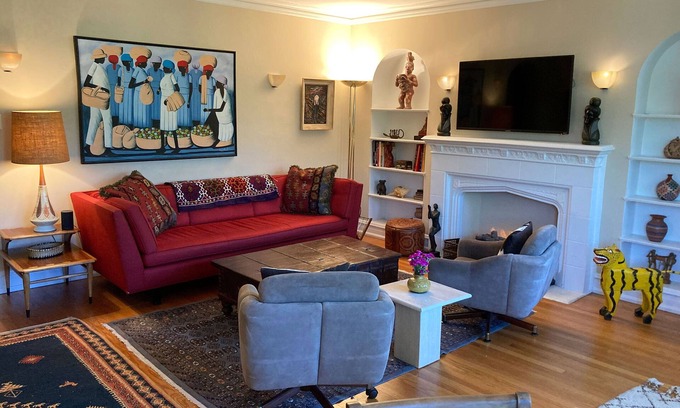 North Evanston Apartment | Mid Century Elegance in Evanston Vintage Apartment.