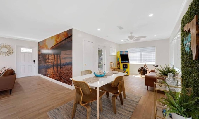 Deerfield Beach House | Mid-Century home by PMI unit 431