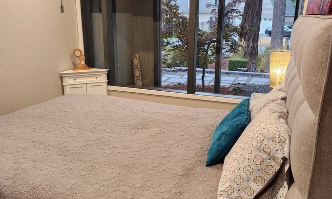 Tillicum House | MID CENTURY LAKE HOUSE