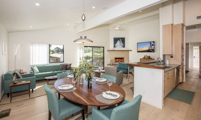 Alta Mesa House | Mid-Century Modern Meets Coastal Contemporary in This Stunning Mesa Home!