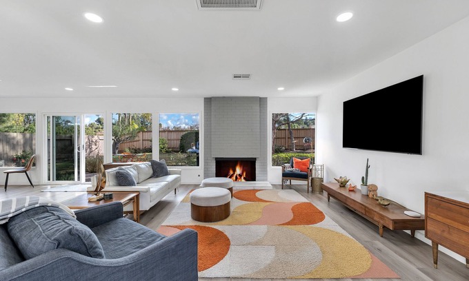 Thousand Oaks House | Mid-Century Modern Eichler Home - Lilian