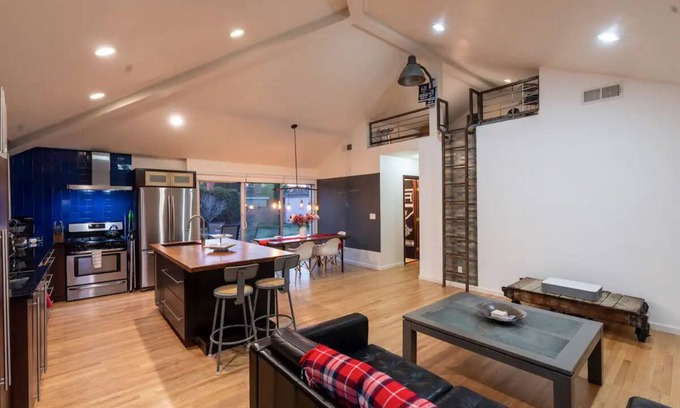 South of Conant House | Mid Century Modern w/120" 4k Laser Projector/ALR Screen, AC and more!