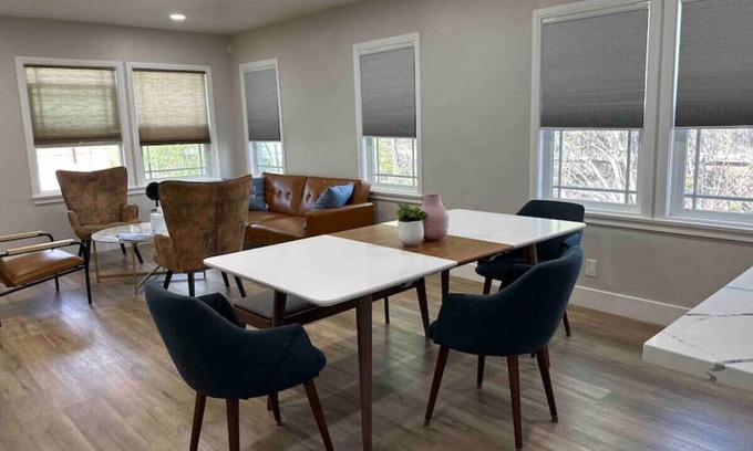 Ontario House | Mid century style newly remodel 2 bed 2 bathrooms