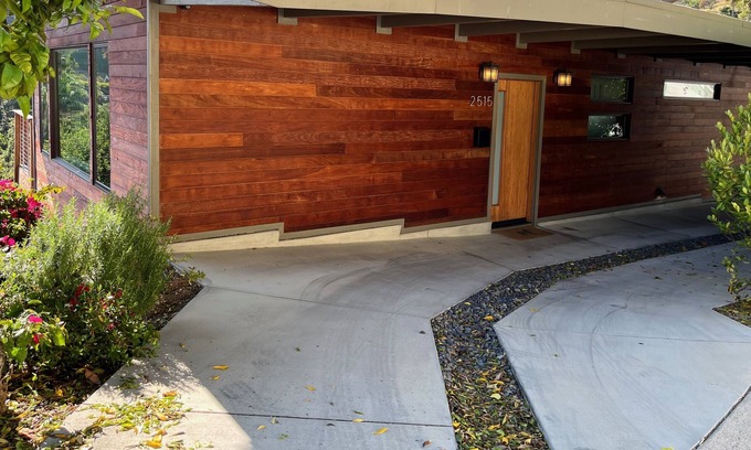 Los Feliz House | Mid-Century Treehouse in great Los Feliz Neighborhood