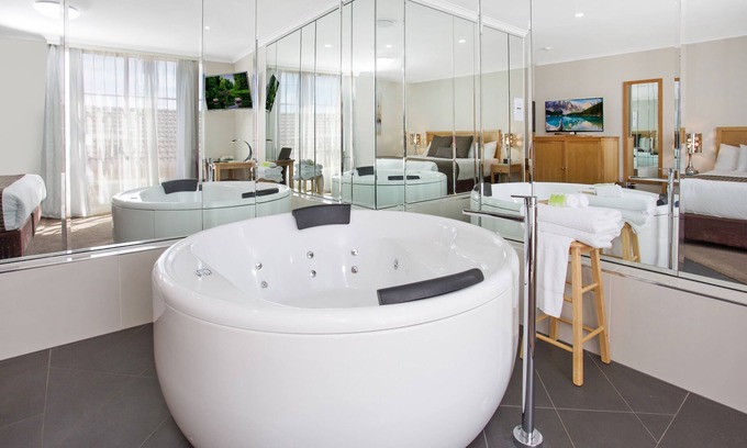 Warrnambool Hotel | Mid City Warrnambool