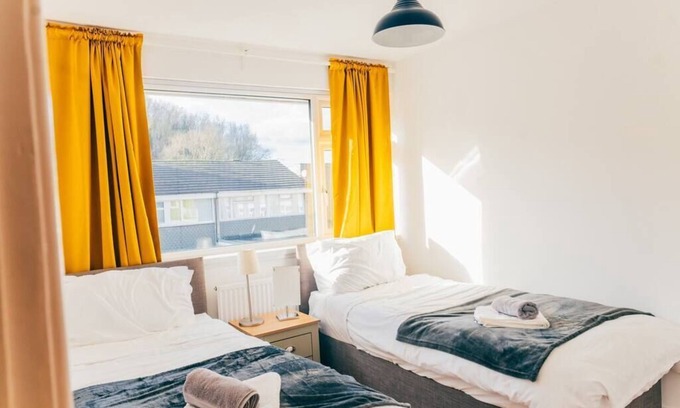 Penarth Apartment | Mid -Long Stays for Professionals, Contractors & Travellers!