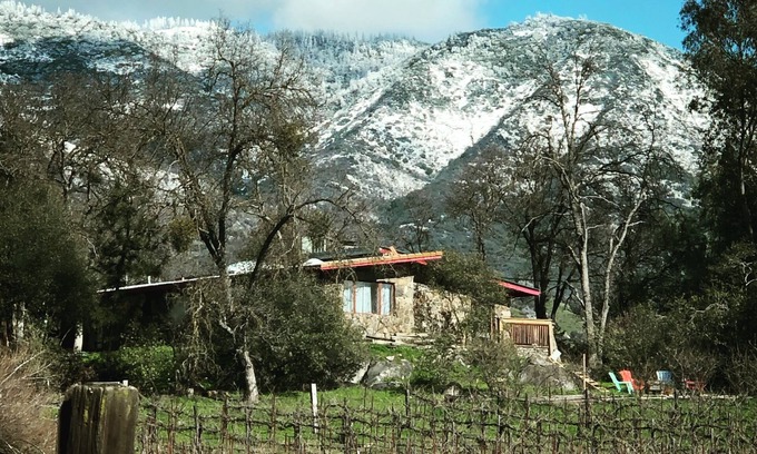 Dunlap House | Mid-Mod Boutique Vineyard Guesthouse