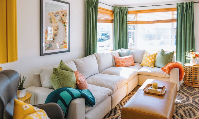 Port Angeles House | Mid Mod Urban Hub with Fire Pit & Close to Bike Trail