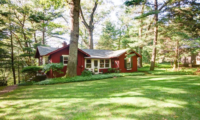 Montague House | Mid Oaks Cottage