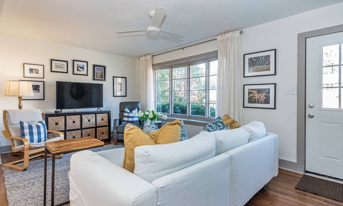 Durham House | Mid-Term Rental – Beautiful 4-Bedroom Haven in Great Durham Location