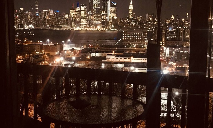 Union City Apartment | Mid-Town View 15 Minutes to NYC
