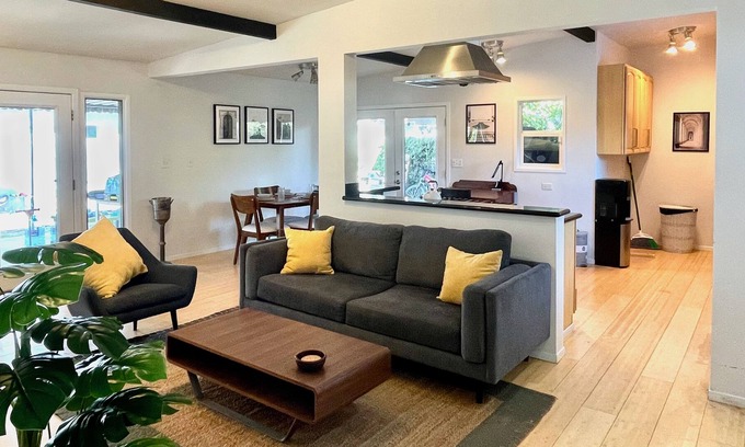 Reseda House | Midcentury Modern Marvel