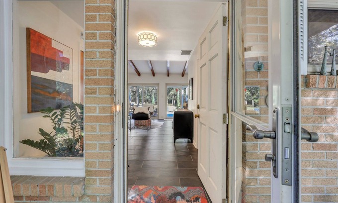 Savannah House | Midcentury Sandfly Home on Private Grounds w/Pool & Spa by Lucky Savannah