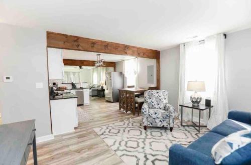 Buckroe Beach House | Midtermlongterm Buckroe Beach Bungalow Ev Chrg