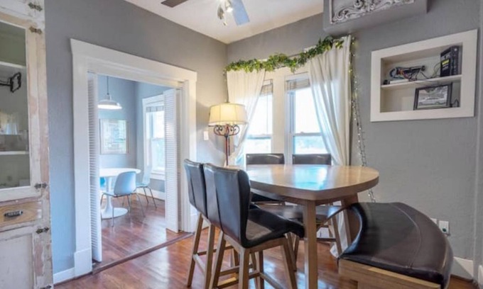Midtown House | Midtown - Boutique style home - 5min from Downtown/Medical Center
