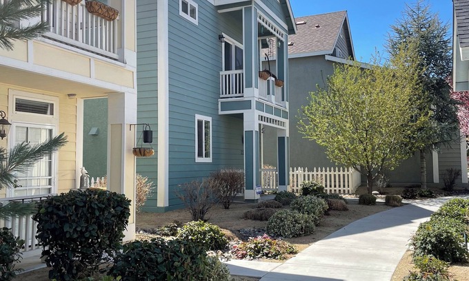 Reno/Tahoe Airport House | Midtown Lake Home - Virginia St.