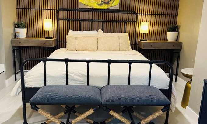 Central Sacramento Apartment | Midtown Studio Hideaway Near Ice Blocks